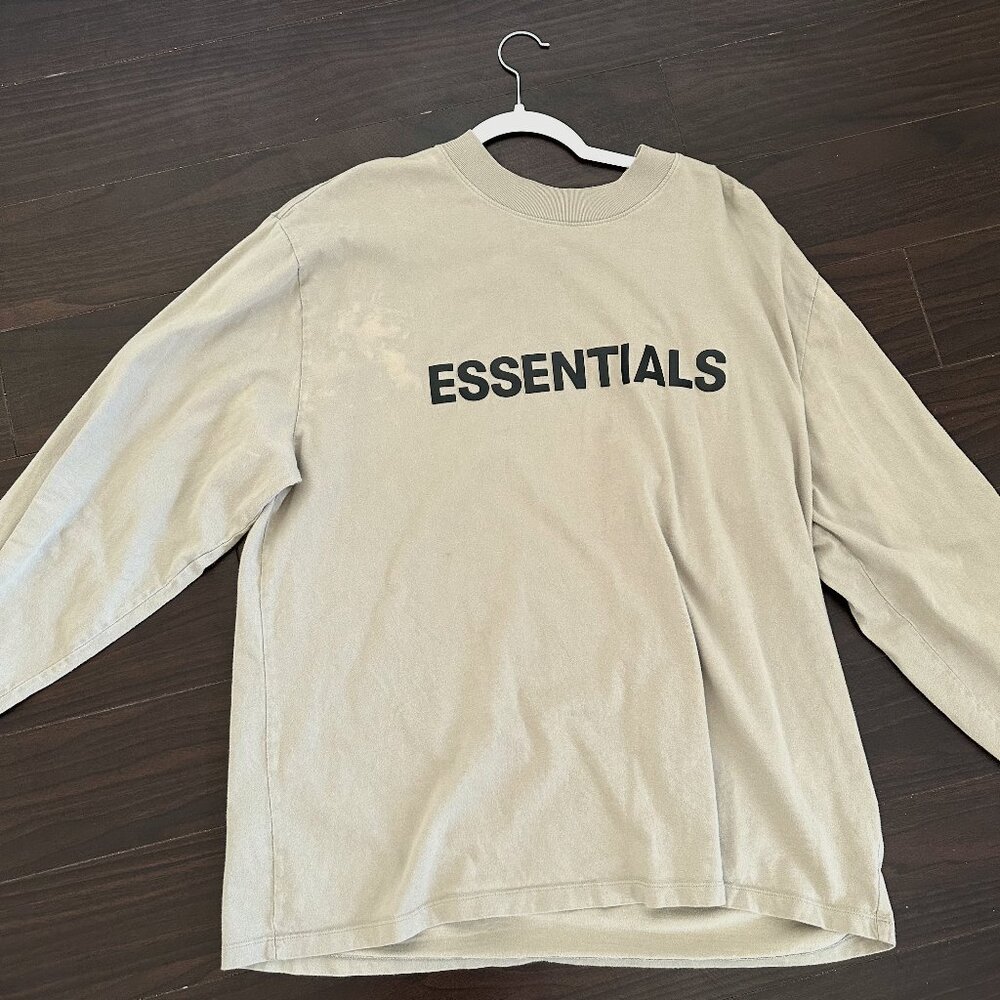 Essentials Long Sleeved Pullover